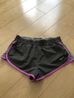 Nike ショートパンツ グレー/ピンク