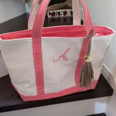 極美品　L.Lビーン　A刺繍ホワイト ピンク トートバッグ タッセル付き