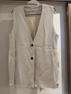 【ジーユーGU】クリーム色 Mサイズ ノースリーブニットベスト