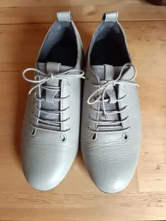 ほぼ未使用✨ECCO SOFT 8 レザー　シューズ　シルバー　24.0 ほぼ未使用✨ECCO SOFT 8 レザー シューズ シルバー 24.0 - メルカリ