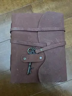 鍵付き茶色レザー風ノート