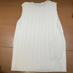 ユニクロ　プリーツブラウス　Mサイズ
