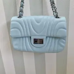 水色　ショルダーバッグ　シルバー　合成皮革 フェイクレザー　キルティング