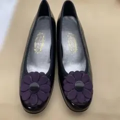 銀座ヨシノヤパテントレザー フラワーモチーフ ウェッジソール パンプス