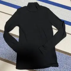 UNIQLO タートルネック　セーター　ブラック