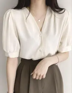 SHEIN Dazy アイボリー パフリーブ シャツ オフィスカジュアルのサムネイル