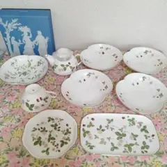  ワイルドストロベリー スウィートプラム まとめ売り WEDGWOOD ワイルドストロベリー スウィートプラム まとめ売り - メルカリ