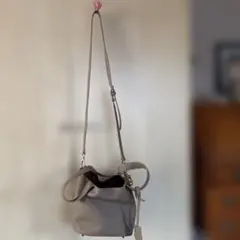 ショルダーバッグ グレー