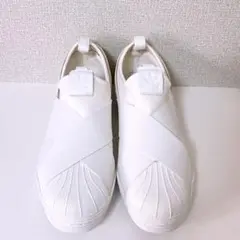 adidas スニーカー
