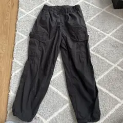 ユニクロ　キッズ　ナイロンカーゴパンツのサムネイル