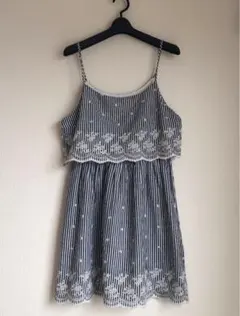 花刺繍ストライプキャミワンピース