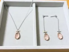 【格安セット】スワロフスキー リボンモチーフ ネックレス＆ピアス（桜色)