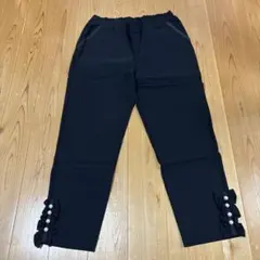 アンドラブ　パールビジューの楽ちんふりるパンツ　ブラック　Lサイズのサムネイル