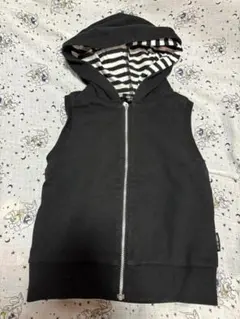 コムサ　ブラックジッパーベスト　110cm