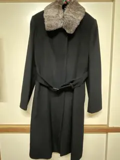 ファー付き黒ロングコート