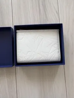 Swarovski 幾何学模様 二つ折り財布 ホワイトのサムネイル