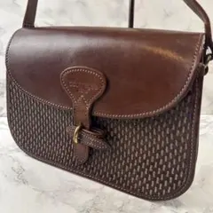 Item thumbnail for item b6034f13-633f-48b4-809d-d0a02d11e2c1