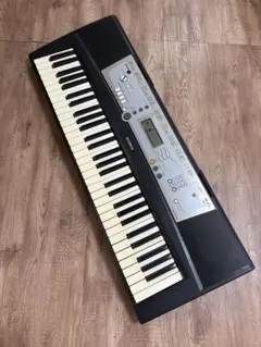 【送料込】YAMAHAポータトーン PSR-E213 電子キーボード ヤマハ | PSR-E213 - ポータブルキーボード - 概要