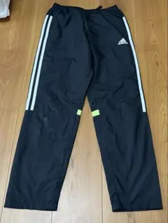 adidas ロングパンツ ブラック　ジャージ　150のサムネイル