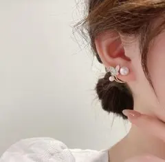 ピアス　大人気　パール　蝶 ♥️新商品♥️おしゃれ　ゴールド　真珠　レディース