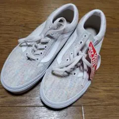 Item thumbnail for item 498038e4-eb29-481a-b43b-7f028d54789f