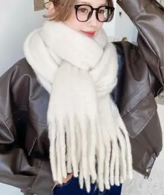 ホワイトフリンジマフラー新品