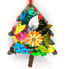 ハンドメイド　クリスマスツリーのキラキラオーナメント