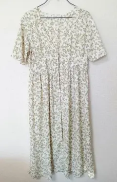 アースミュージック&エコロジー　花柄ガウンワンピース