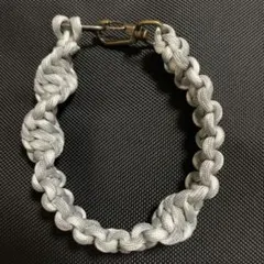 携帯ストラップパラコードです。