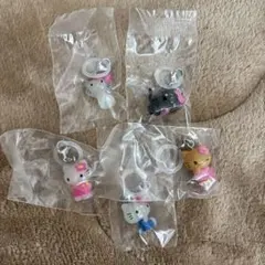 ハローキティ めじるしアクセサリー　ガチャガチャ５種