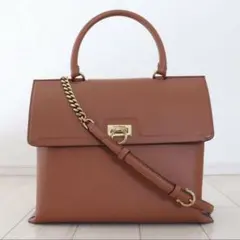 美品 サルヴァトーレフェラガモ トリフォリオ ガンチーニ レザー チェーンバッグ