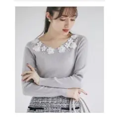 華をまとうスイート3Dフラワーモチーフ 後ろレースリブニットプルオーバー