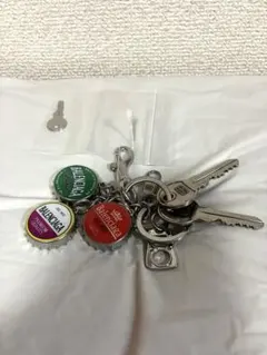 【美品】Balenciaga バレンシアガ ボトルキャップ チャーム キーのサムネイル