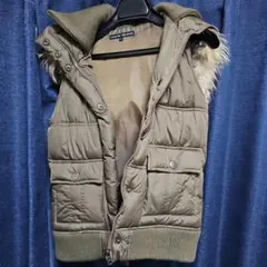 カーキ色　中綿ベスト　サイズ38 ファーラクーン