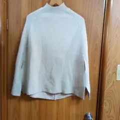 Dazy ベージュ ハイネックニット