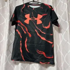 Under Armour 迷彩柄 Tシャツ 黒/赤