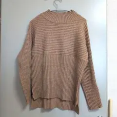 リブ編み ベージュ ハイネックセーター