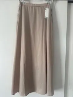 サテンフレアロングスカート新品GU Mサイズ