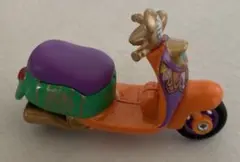 トミカ　ディズニーモータース　アリスインワンダーランド　スクーターバイク
