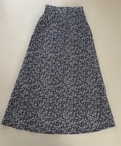 FREAKS STOREフレアスカート ネイビーとホワイト花柄　Sサイズ