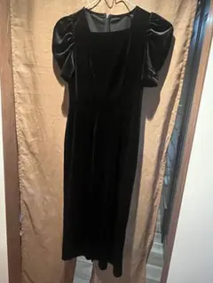 ブラック ベロア パフスリーブ ワンピース