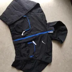 お値下げ交渉可能可愛いNike 軽量フード付きジャケット ブラック/ブルーM
