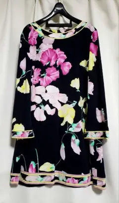 LEONARD FASHION 紺地に黄色、紫の花柄ワンピース サイズ - メルカリ