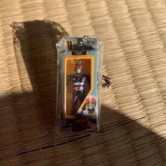 仮面ライダーソフビパッケージチャーム＆チョコスナック BLACK