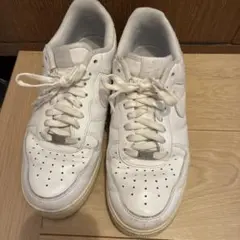 NIKE AIR FORCE 1 ホワイト スニーカー