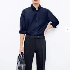 美品 ユニクロ スーパーノンアイロンジャージースリムシャツ ネイビー М