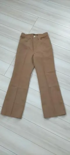 新品！タグ無し！スタイルアップ！きれいめパンツのサムネイル