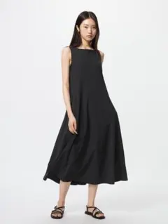 ユニクロ　ウルトラストレッチエアリズムワンピースブラック　M