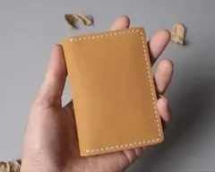 【本革♪新品】二つ折り 高級感 定期入れ パスケース 小銭入れ※ベージュ