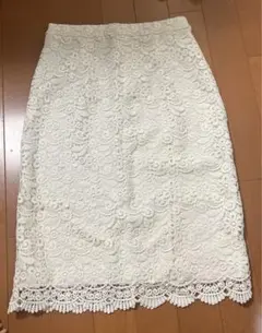 ユニクロ　レース　ホワイト　タイトスカート
